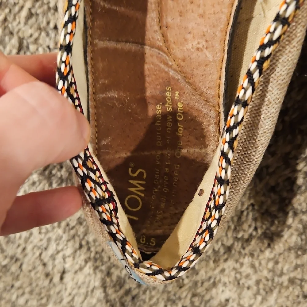 2 Pairs Of Toms Shoes - Picture 4 of 6